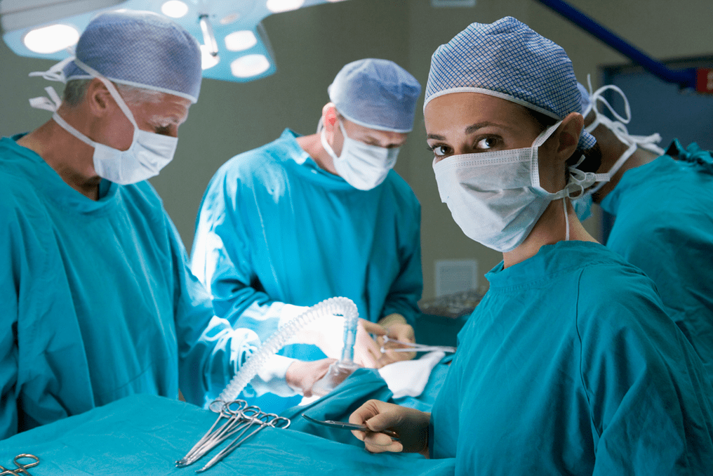 Chirurgie de remplacement articulaire pour l'arthrose